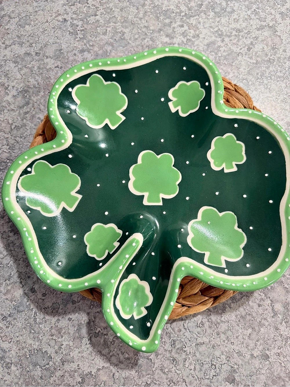 Bella Casa Shamrock Serveware in Green & White Like New